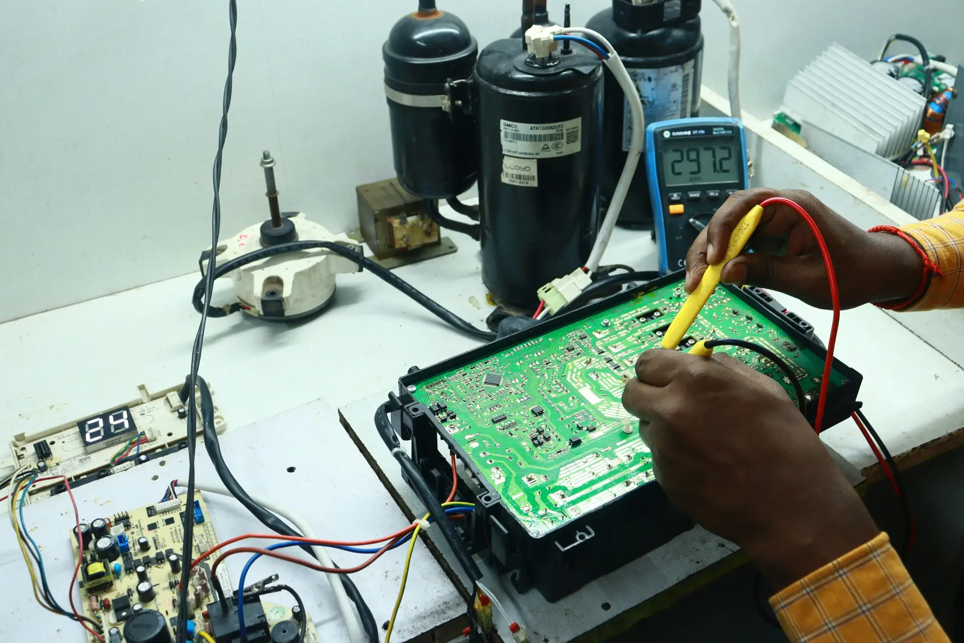 Ac PCB Repairing Course | Ac PCB Repairing Institute in Delhi